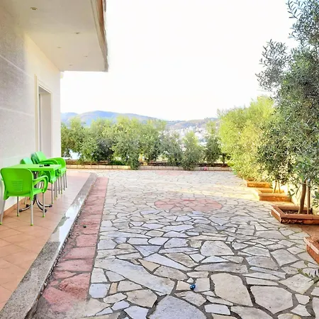 Vila Sulozeqi Apartman Saranda