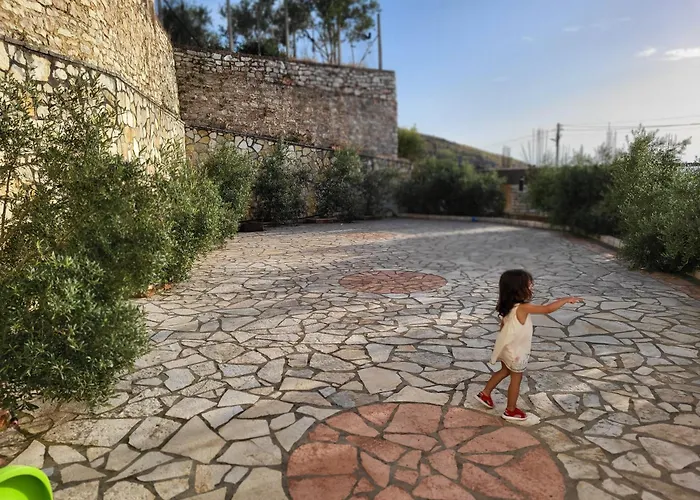 Vila Sulozeqi شقة ساراندا