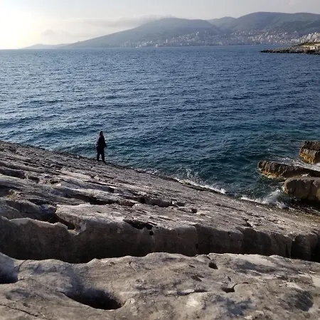 Vila Sulozeqi Sarande