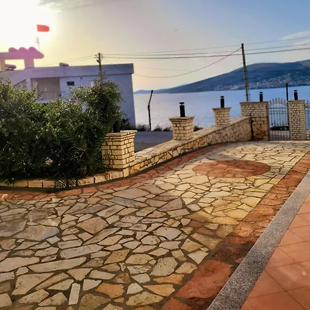 Vila Sulozeqi Apartment *