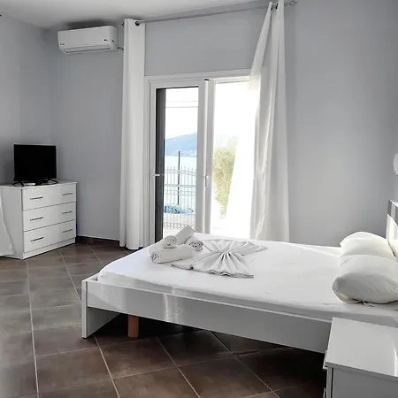 Vila Sulozeqi Sarande